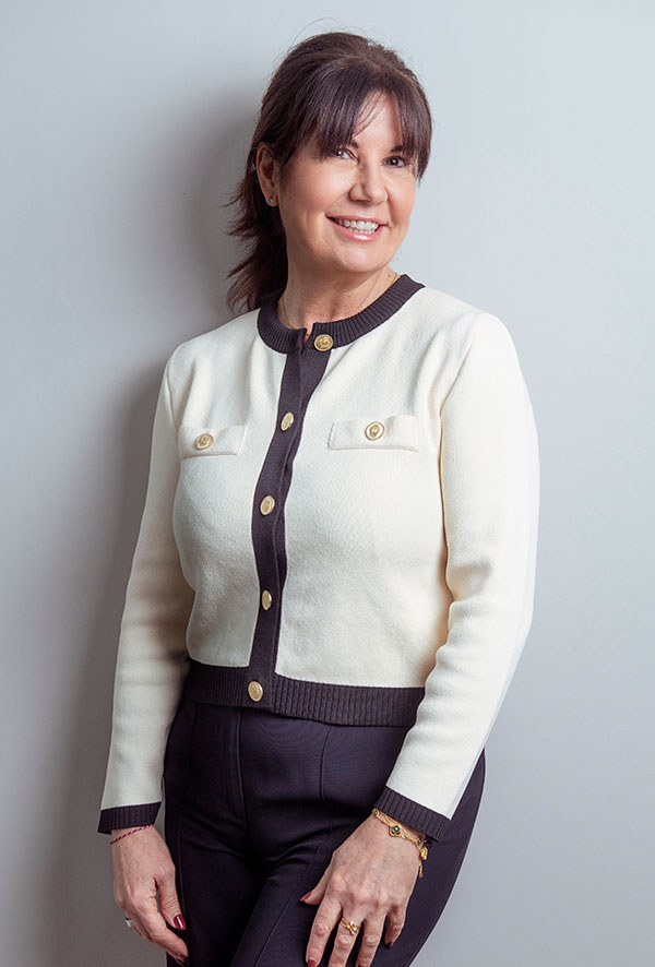 Nikki Blowers of Eazyrooms | BusinessWorks Magazine