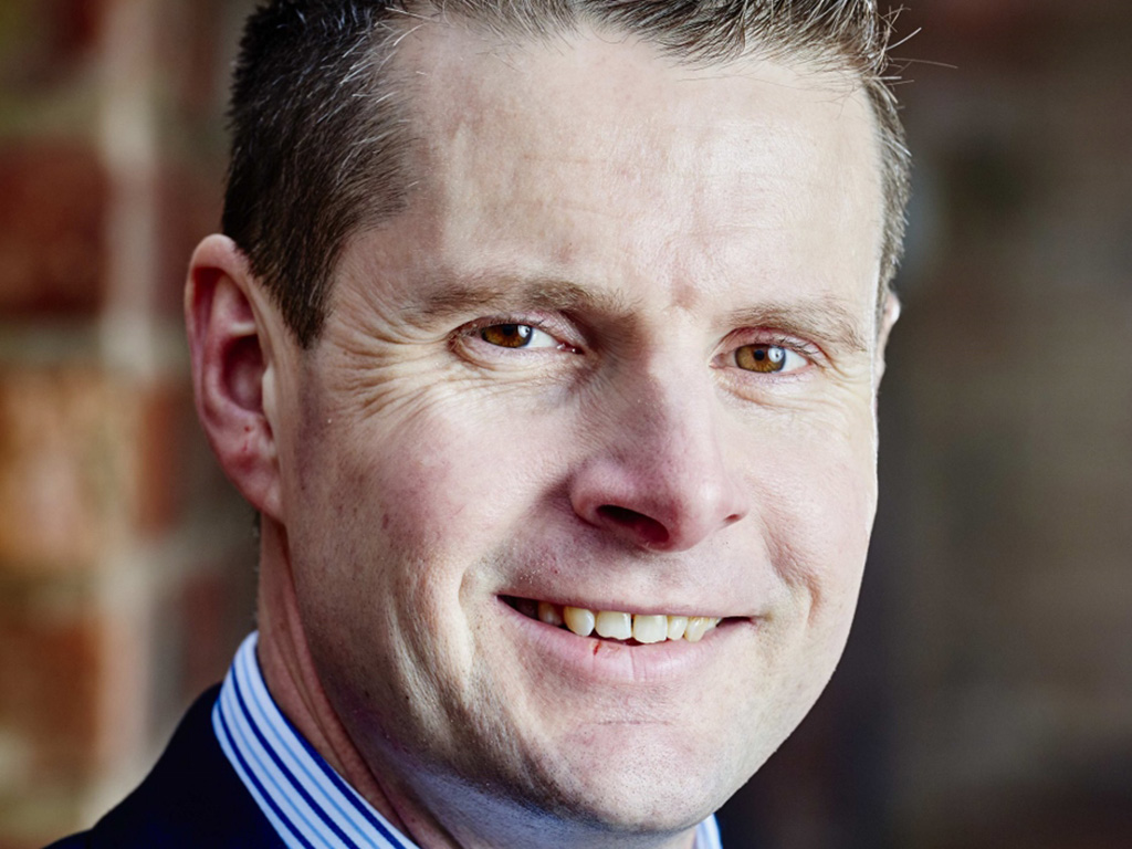 MFG_Darryll_Thomas_0056 (933×1400)